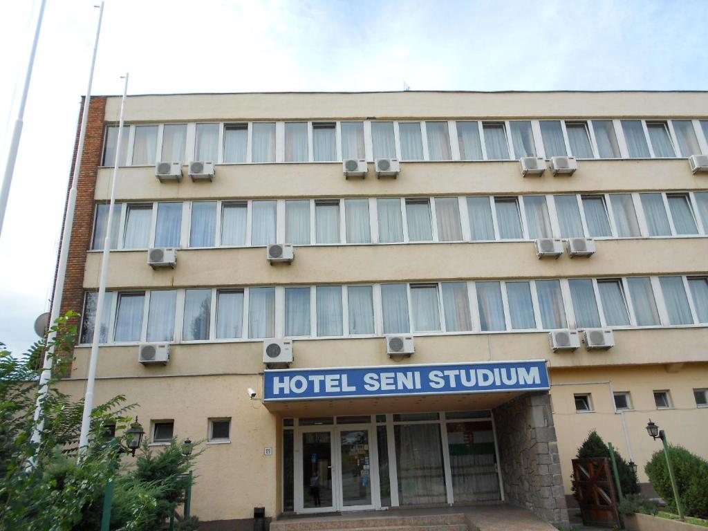 Hotel Seni Studium Budapest Bagian luar foto